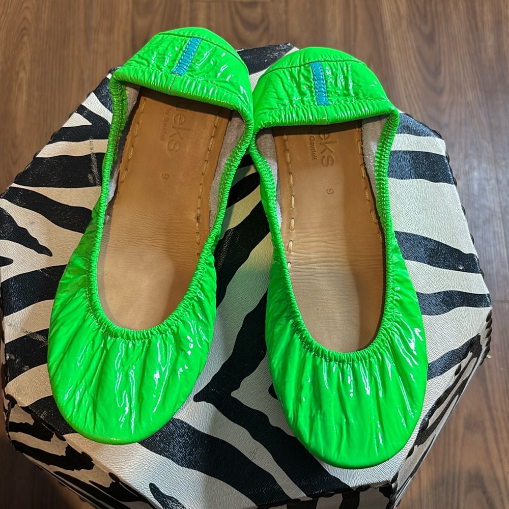 TIEKS Galactic Green Flat Shoes sz 9
